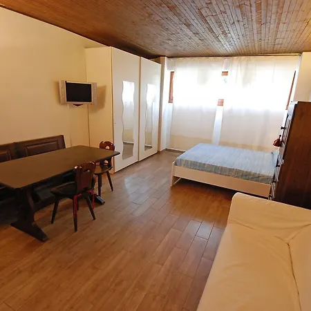 Apartman Locazione Turistica Giomein.2 *